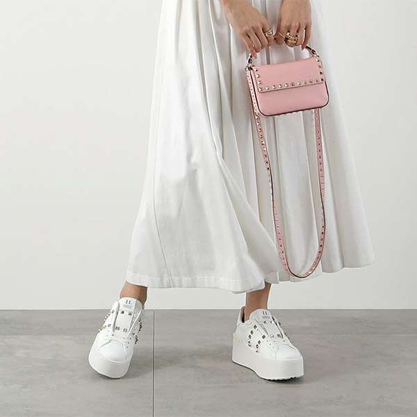 ヴァレンティノ 厚底スタッズスニーカー